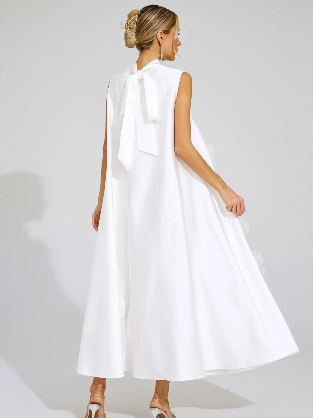 Elegant White Floral Applique High-Neck Maxi Dress - Picture 7 of 7